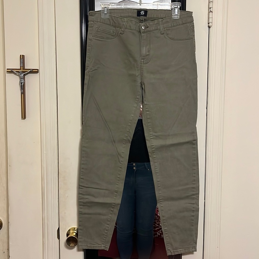 Juniors 11 army green skinny jeans